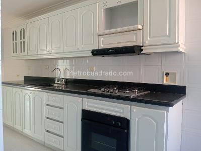 Apartamento en venta en Laureles, Medellín · foto 3 de 16