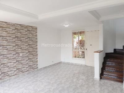 Casa en arriendo en Belen Loma De Los Bernal, Medellín · foto 2 de 20