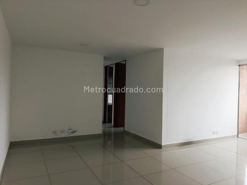 3BR Apartment for Rent in Belún with 2 Balconies & Parking - 2