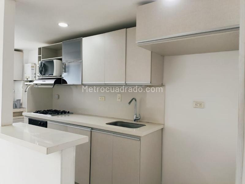 3BR Apartment for Rent in Belún with 2 Balconies & Parking - 4