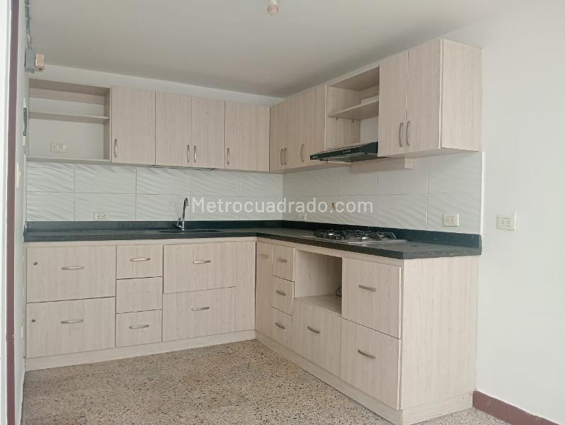 Independent 5BR House in La America - 5