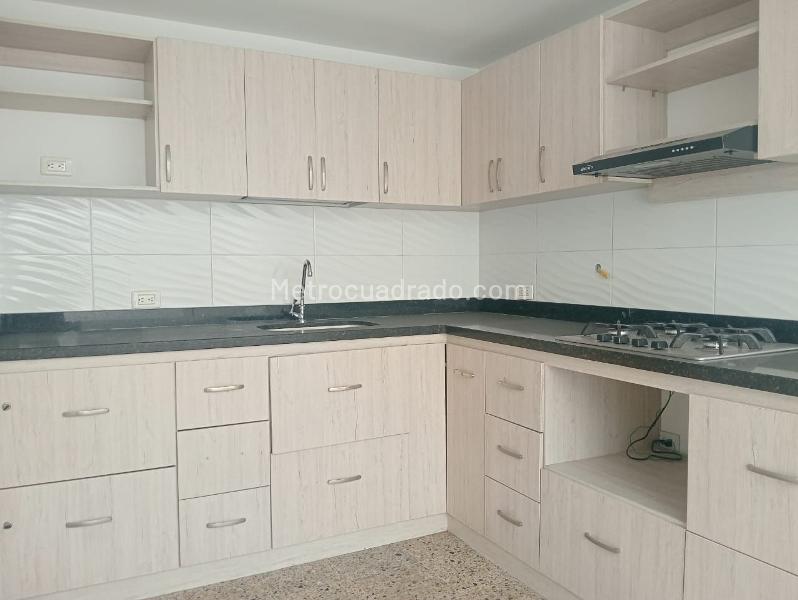 Independent 5BR House in La America - 6