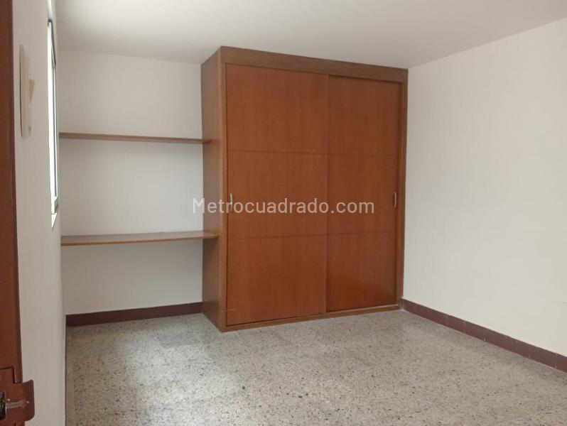 Independent 5BR House in La America - 7