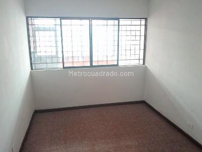 Casa de 4 alcobas en arriendo en Laureles, Medellín, 310 m² · foto 10 de 16
