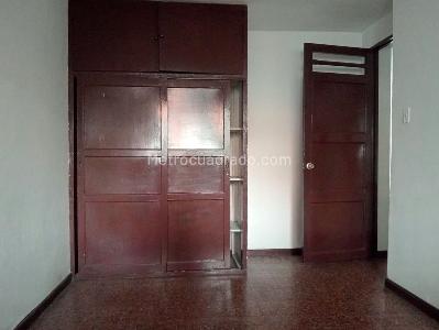 Casa de 4 alcobas en arriendo en Laureles, Medellín, 310 m² · foto 11 de 16