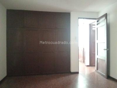 Casa de 4 alcobas en arriendo en Laureles, Medellín, 310 m² · foto 12 de 16