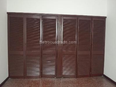 Casa de 4 alcobas en arriendo en Laureles, Medellín, 310 m² · foto 13 de 16