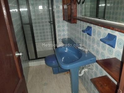 Casa de 4 alcobas en arriendo en Laureles, Medellín, 310 m² · foto 15 de 16