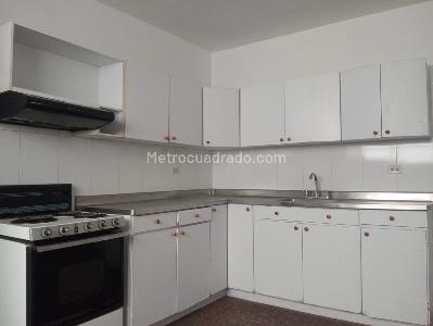 Casa de 4 alcobas en arriendo en Laureles, Medellín, 310 m² · foto 4 de 16