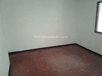 Casa de 4 alcobas en arriendo en Laureles, Medellín, 310 m² · foto 8 de 16