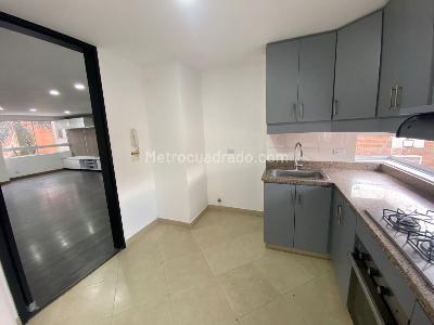 Apartamento de 3 alcobas en arriendo en Laureles, Medellín, 125 m² · foto 7 de 20