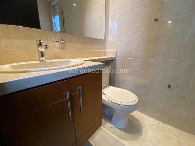 Apartamento de 3 alcobas en arriendo en Laureles, Medellín, 125 m² · foto 18 de 20