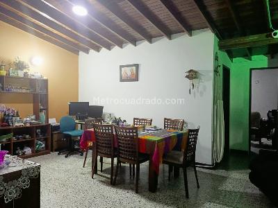 Casa de 4 alcobas en venta en Belen, Medellín, 207 m² · foto 3 de 12