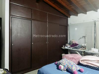 Casa de 4 alcobas en venta en Belen, Medellín, 207 m² · foto 6 de 12