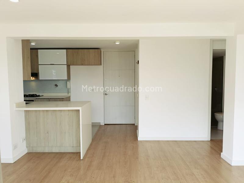 Apartamento de 2 Alcobas con Balcón en Conjunto Cerrado, Belén - 4
