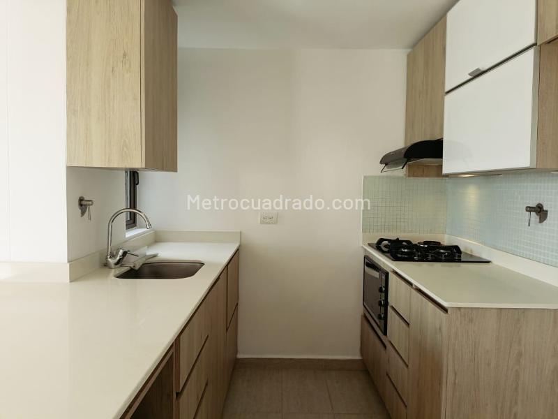 Apartamento de 2 Alcobas con Balcón en Conjunto Cerrado, Belén - 8