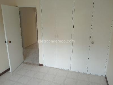 Apartamento de 3 alcobas en arriendo en La America, Medellín, 75 m² · foto 13 de 15