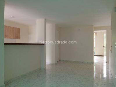 Apartamento de 3 alcobas en arriendo en La America, Medellín, 75 m² · foto 2 de 15