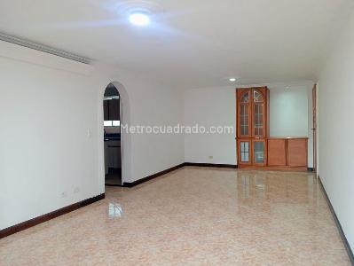 Apartamento en venta en Laureles, Medellín · foto 3 de 18