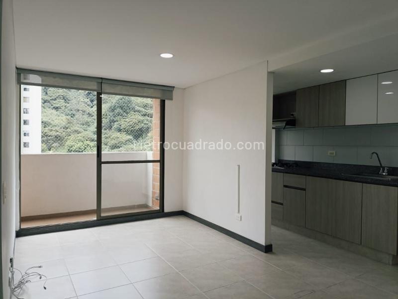 Charming 2BR Apartment with Gym in Belen - 2