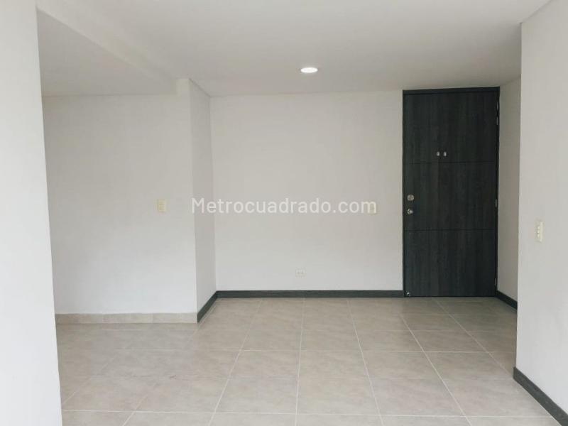 Charming 2BR Apartment with Gym in Belen - 4