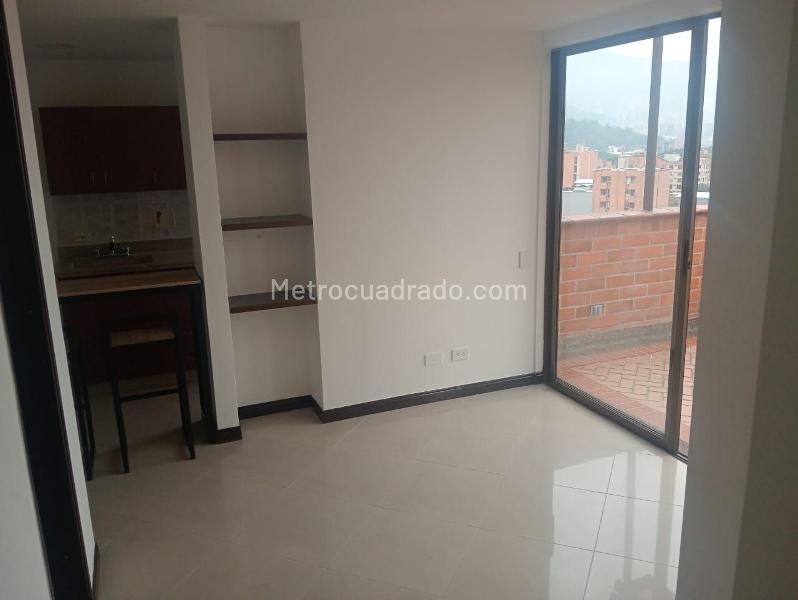 Estudio Exterior Amoblado de 1 Alcoba en Laureles - 2