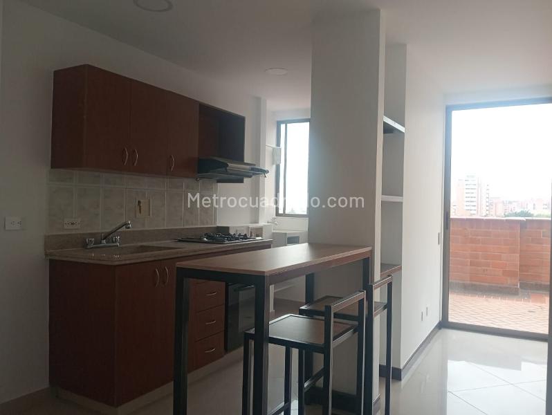 Estudio Exterior Amoblado de 1 Alcoba en Laureles - 4