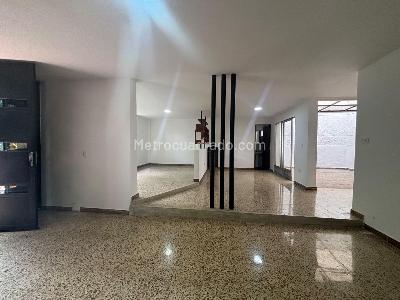 Casa de 4 alcobas en venta en Belen, Medellín, 220 m² · foto 2 de 14