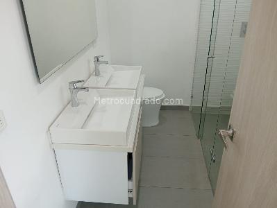 Apartamento de 3 alcobas en venta en Laureles, Medellín, 110 m² · foto 16 de 18