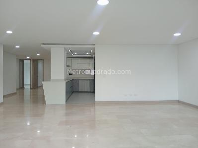 Apartamento de 3 alcobas en venta en Laureles, Medellín, 110 m² · foto 3 de 18