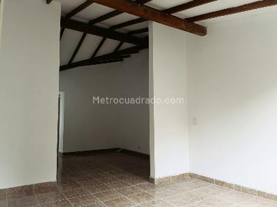 Casa de 3 alcobas en venta en Itagui, Itagüí, 70 m² · foto 2 de 17