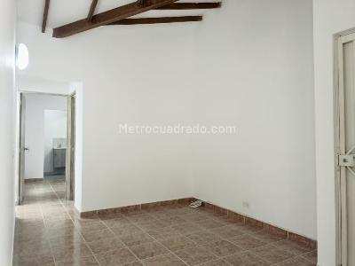 Casa de 3 alcobas en venta en Itagui, Itagüí, 70 m² · foto 4 de 17