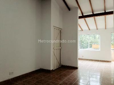 Casa de 3 alcobas en venta en Itagui, Itagüí, 70 m² · foto 5 de 17