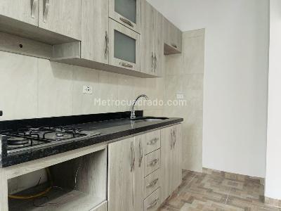 Casa de 3 alcobas en venta en Itagui, Itagüí, 70 m² · foto 8 de 17