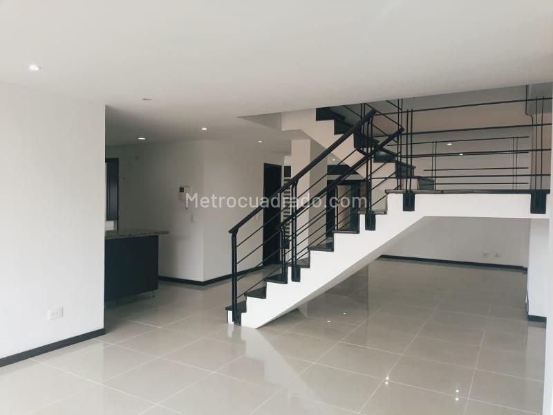 Duplex moderno de 3 alcobas en Belén - 2