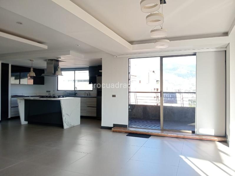 Spacious 2BR Apartment with Jacuzzi in Laureles - 4
