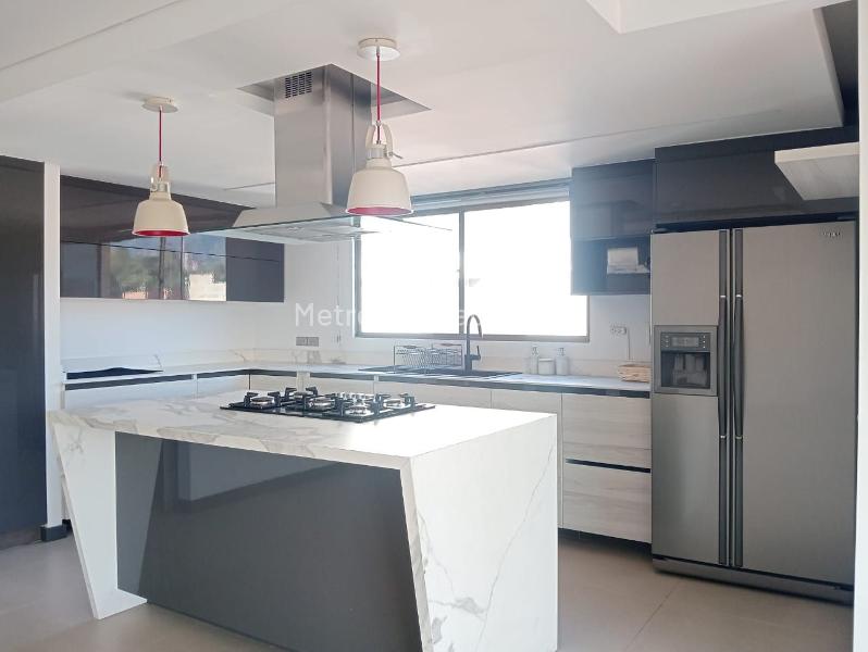 Spacious 2BR Apartment with Jacuzzi in Laureles - 6