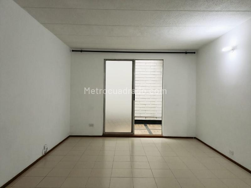 Spacious 3BR House with Amenities in Belen - 3