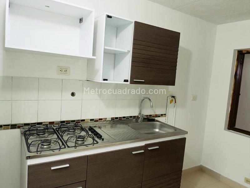 Spacious 3BR House with Amenities in Belen - 5