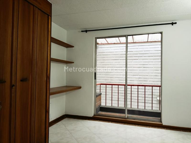 Spacious 3BR House with Amenities in Belen - 9