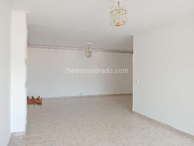 Apartamento de 3 alcobas en arriendo en Laureles, Medellín, 156 m² · foto 4 de 17