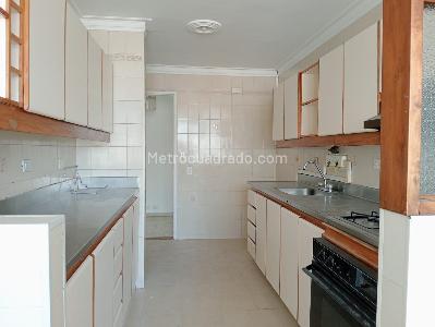 Apartamento de 3 alcobas en arriendo en Laureles, Medellín, 156 m² · foto 5 de 17