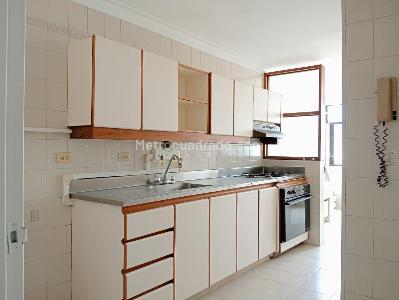 Apartamento de 3 alcobas en arriendo en Laureles, Medellín, 156 m² · foto 6 de 17