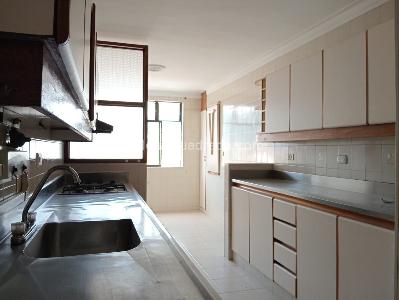 Apartamento de 3 alcobas en arriendo en Laureles, Medellín, 156 m² · foto 7 de 17