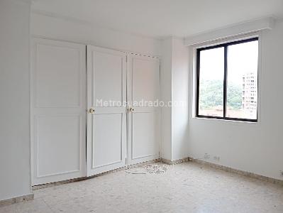Apartamento de 3 alcobas en arriendo en Laureles, Medellín, 156 m² · foto 9 de 17