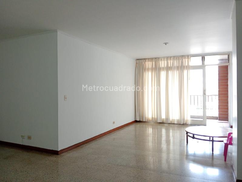 Spacious 4BR Apartment Near Universities in Laureles