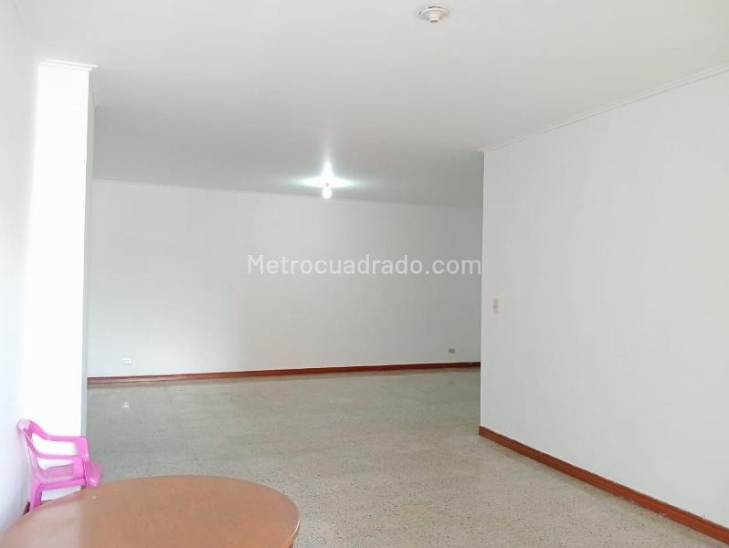 Spacious 4BR Apartment Near Universities in Laureles - 4