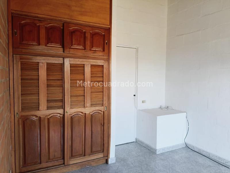 2BR House in Guayabal with Great Access - 8