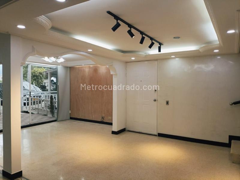 Casa de 3 alcobas con terraza en Belén, unidad cerrada - 2