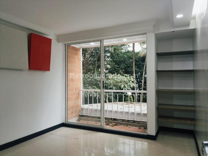 Casa de 3 alcobas con terraza en Belén, unidad cerrada - 9